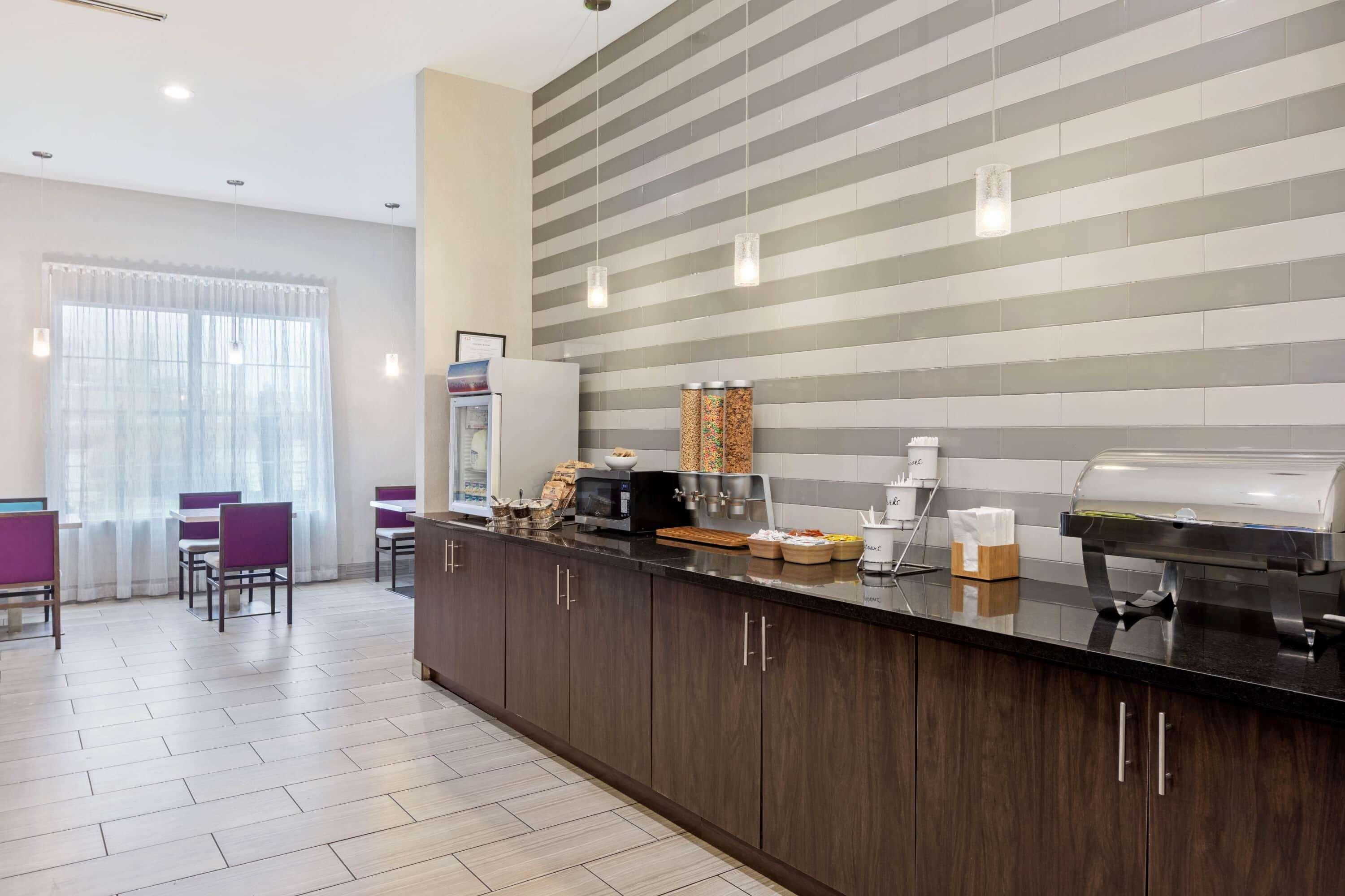 La Quinta By Wyndham Forsyth Otel Dış mekan fotoğraf